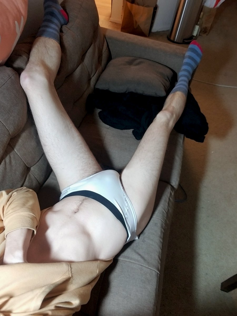twos_real's tweet photo. You wouldn't leave your twink at home all alone over spring break, would you? 🥺🥺🥺 https://t.co/4q87sS9rCF