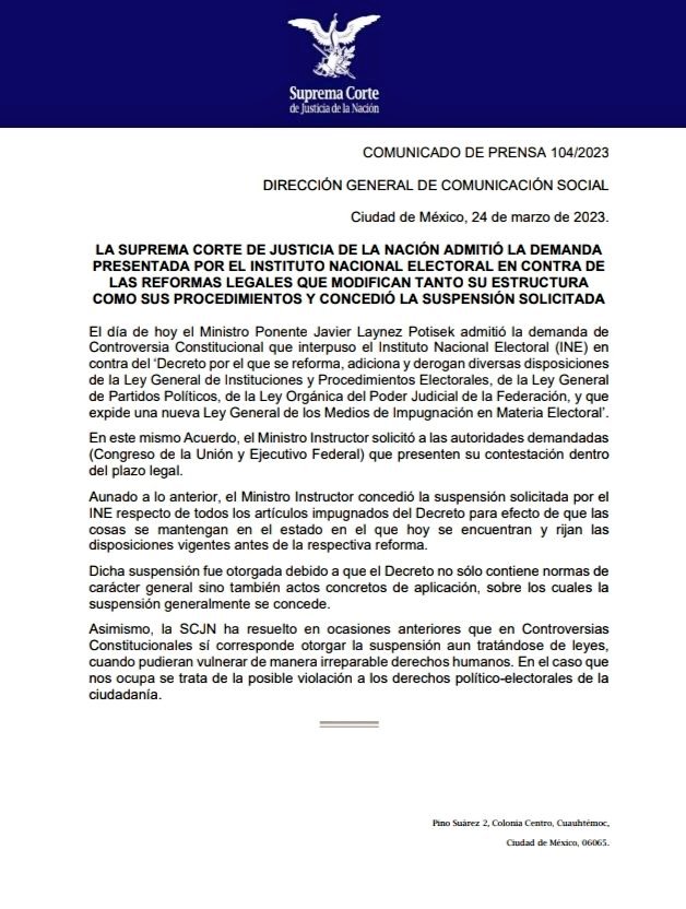 kenialopezr's tweet photo. ¡Una GRAN NOTICIA!

La @SCJN suspende el Plan B, con el que Amlo quería dañar al INE y a la democracia.

La Corte ha demostrado que SÍ ¡LA LEY,  ES LA LEY!

Vean esta chulada: https://t.co/q5VQNkdMhY