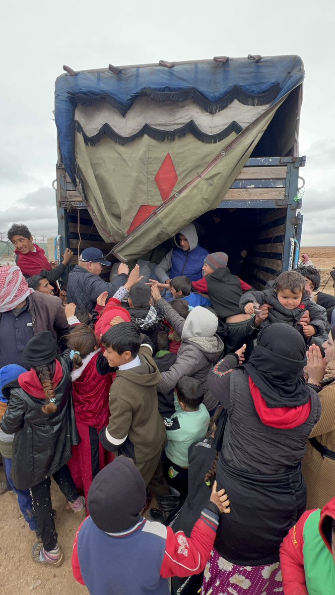 HanafiOthman's tweet photo. Here I was with the Syrian refugees and seeing the joy on the faces of children as they received food, chocolates, and candies was a heartwarming experience that I will never forget. https://t.co/uqacP7Xsem