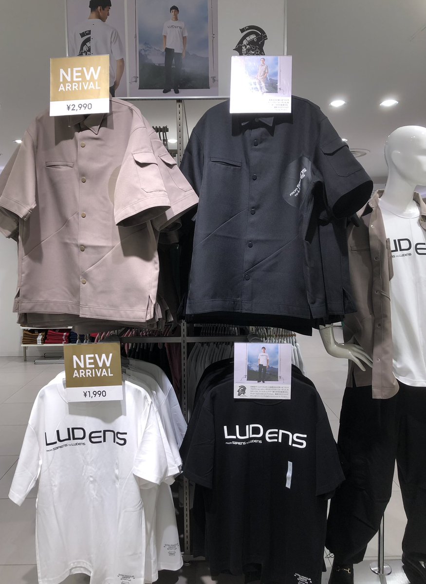 Masa_LJwG's tweet photo. 午前中、行ってきました〜!
今回はこの3点✨✨✨ お店の人も「こちら昨日から入荷して人気なんです♪」と嬉しそうでした👍👍👍
#KojimaProductions ❎ #GU
#LUDENCE https://t.co/h32jdygi5N