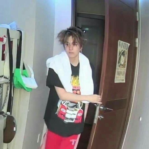 teume_moon's tweet photo. teumes who just woke up and found out about Mahiho's Insta ID: https://t.co/o5FTIGjh1x