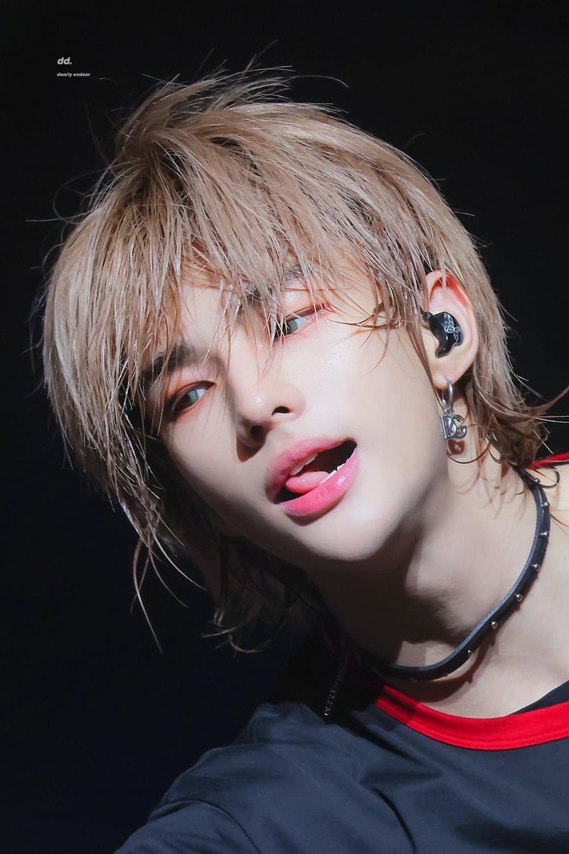 선녀외전 보다가 느낀건데 남주 스키즈 현진이...랑 너무 ? 닮았어.. 잘생겨서 볼 맛 남 ㅜ