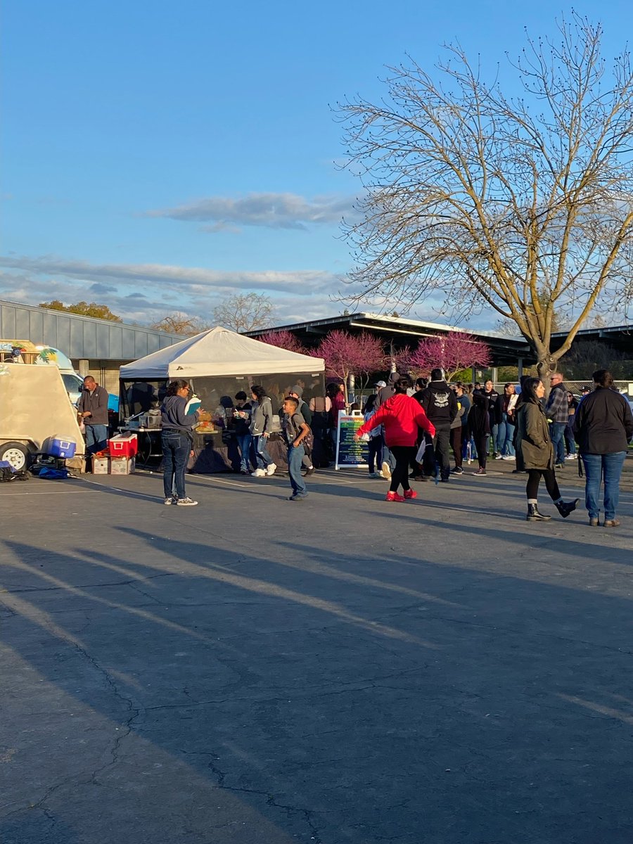 A great Open House/Literacy Night mashup last night at Pinkham! Always great to connect with family around the resources we have to support literacy and learning for all of our students! <a href="/visaliausd/">Visalia Unified School District</a>