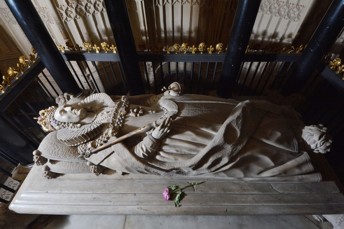 TammiMinoski's tweet image. #OTD 1603: Sixty-nine-year-old #QueenElizabethI died at Richmond Palace after reigning for nearly forty-five years. She was the last monarch of the Tudor Dynasty. James VI of Scotland succeeded her as James I of England. elizabethi.org/contents/death…
#Tudors #VirginQueen
