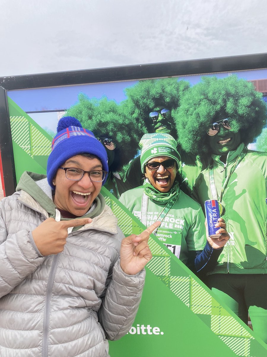 Went to pick up my race packet for the @ChiShuffle this weekend.. guess who I saw on the posters?? Wow!! How cool is this?? Thank you for this feature! @MichelobULTRA #ultrajoy #ultramarathoncontest @BankofAmerica