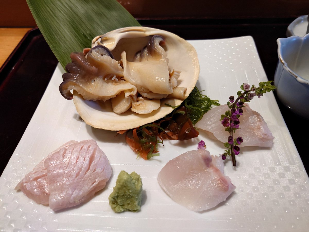 rinko_rin_rin's tweet photo. 先付け
貝とマツカワカレイのお造り
#亀喜 https://t.co/jHC3nms9fR