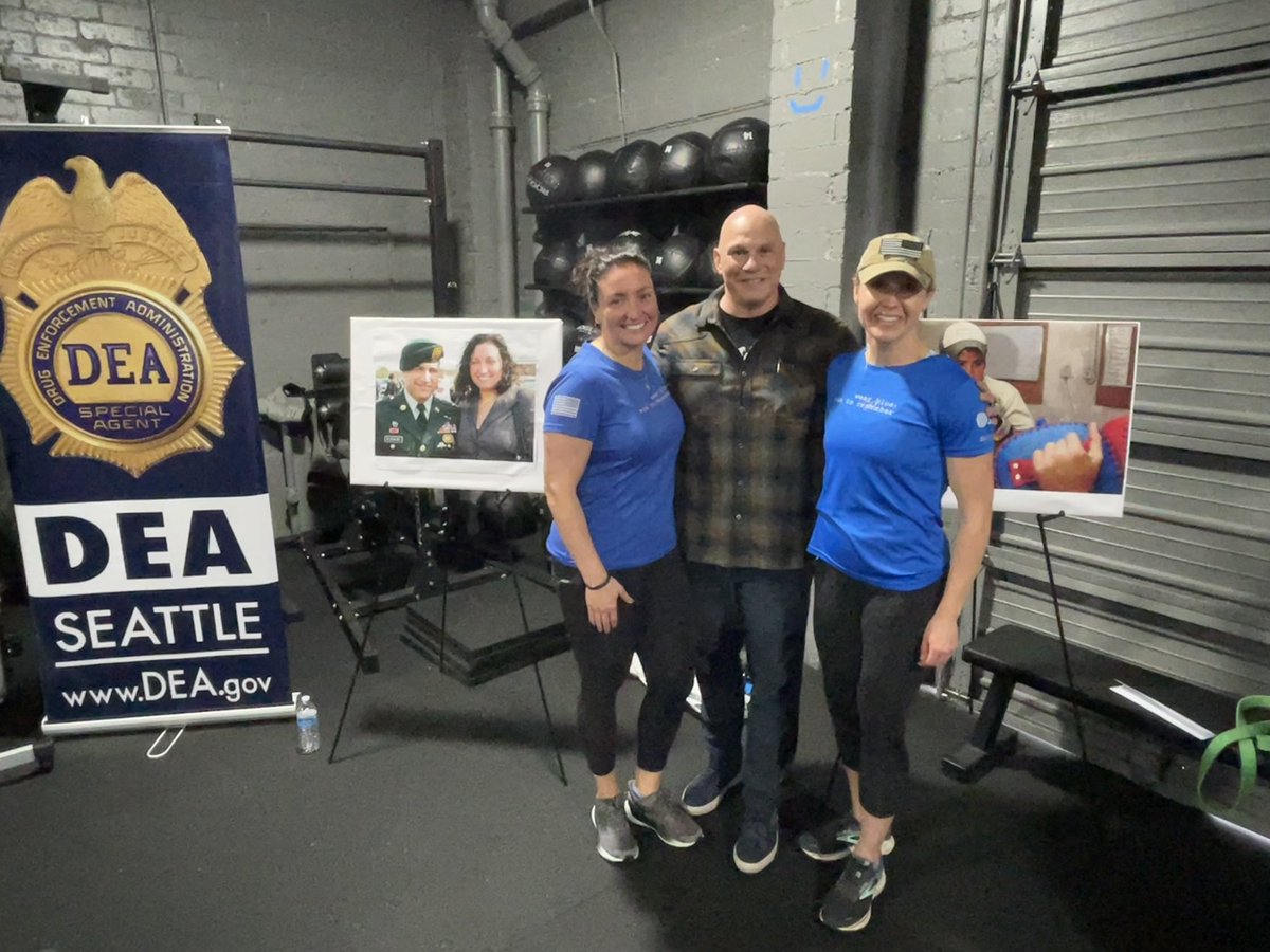 DEASEATTLEDiv's tweet photo. Today we honored SFC Adrian M. Elizalde during this year’s @maltzchallenge . Adrian’s sister, Rachel of @wearblue , joined the @DEASEATTLEDiv at Kraken CrossFit in Ballard. IG@KrakenCrossFit @DEAHQ @derekmaltz_sr @KrakenCrossFit https://t.co/bTfuRY5EyO