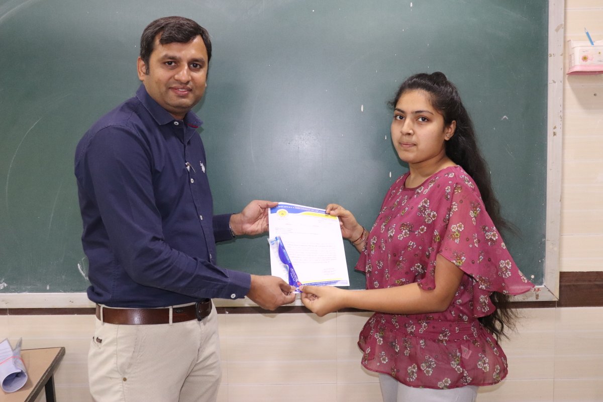 amroli10's tweet photo. Top – 5 Students In Internal Evaluation
https://t.co/zlbVBNqReF. Sem – II (Em)
Academic Year 2023
#amroli #amrolicollege #bestcollege #topcollege #jzshah #hpdesai #top5 #top5students #internalevaluation #Mcom #sem2 #academicyear2023 https://t.co/WiLjiX8fZv