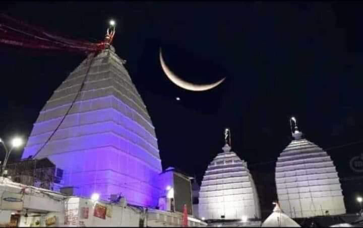 iGAakaash's tweet photo. 🚩🙏 हर हर महादेव 🙏🚩
🚩🙏 बाबा बैद्यनाथ के माथे पर विराजे चन्द्रमा !🚩🙏 https://t.co/7O2FmnOp3V