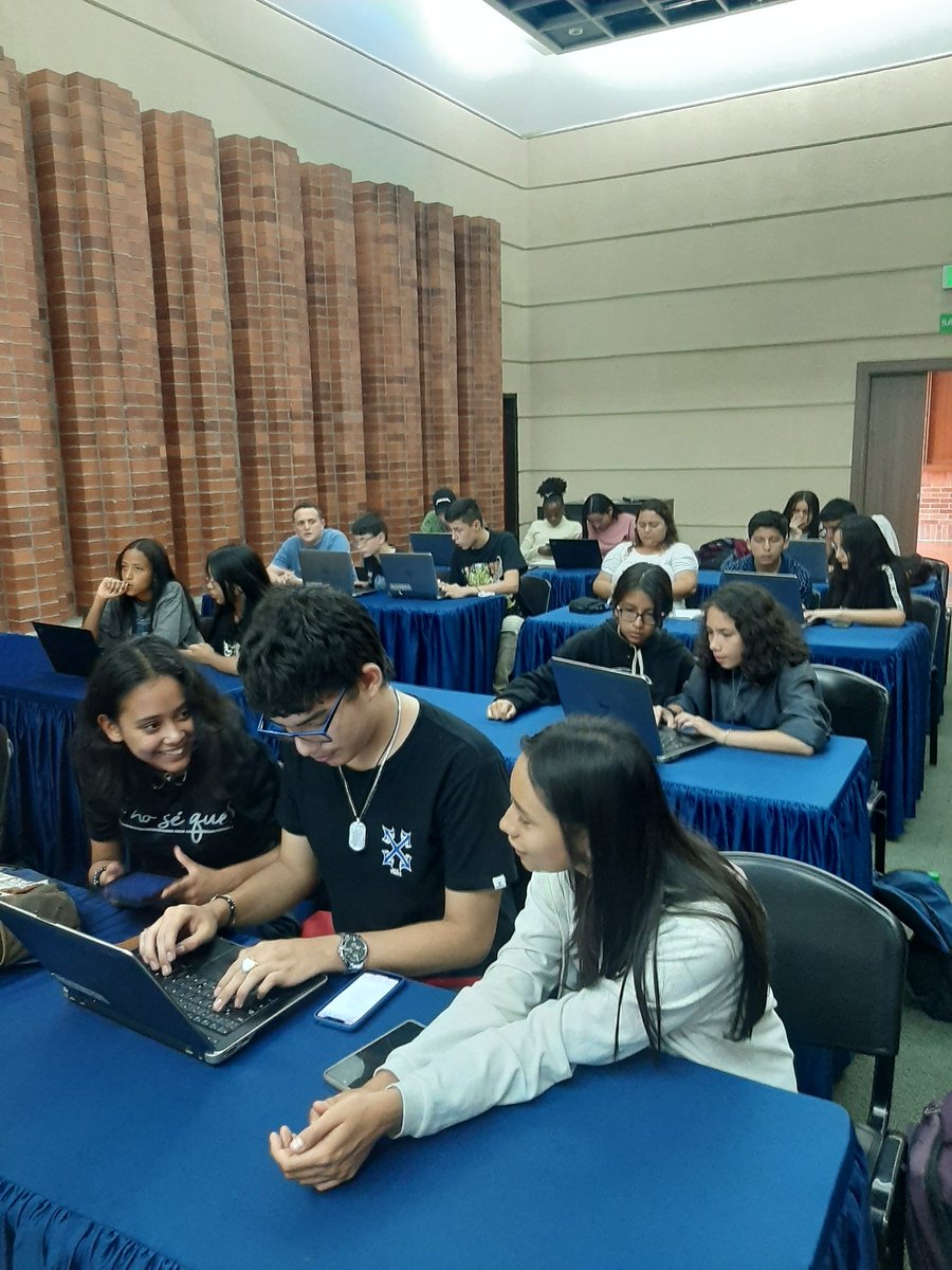 jprodriguezcaro's tweet photo. #ArduinoDay2023 Gracias @lauao por esta gran experiencia para los estudiantes de la Institución Educativa Luis Fernando Caicedo @CSOIntl #STEM #maker #STEMeducation #educacion #CSOColombia #FabLabCali @Educacion_Cali #RedSTEMLatam 🌎🦾🤖👍 https://t.co/AdZ3jWNnno