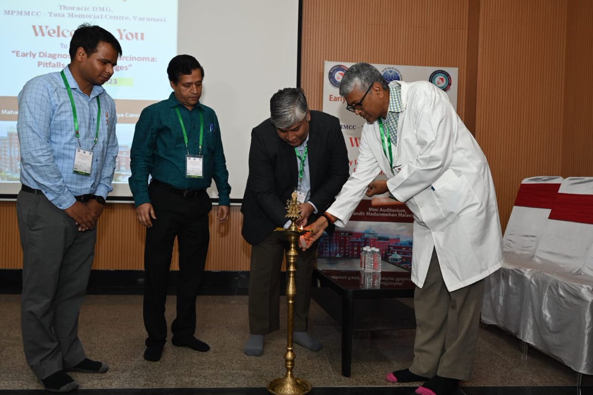 TMC_Varanasi's tweet photo. Dr. Satyajit Pradhan, Director, Mahamana Pandit Madan Mohan Malaviya Cancer Centre &amp; Homi Bhabha Cancer Hospital inaugurated one day CME on " Early Diagnosis of Lung Carcinoma Pitfalls and Challenges" organised by Thoracic DMG.The CME is focused on early detection of lung cancer https://t.co/KxVKGLi701