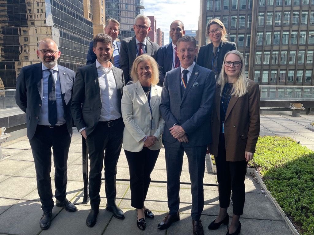 kimskibsted's tweet photo. Jeg skal hjem. 3 dage i NYC til UN Water slutter, og DK har vist vejen. Fokus på bedre vandhåndtering i de største byer og især pligten til at skaffe rent vand til de 800m mennesker, der ikke har adgang til det. #dkaid #UNWaterConference2023 #grundfos  #dkpol #pdjf #dkbiz https://t.co/09PvRBxghU