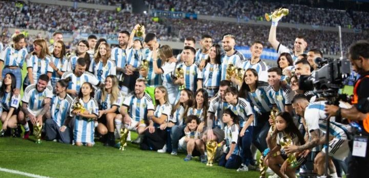 talan_drip_ht's tweet photo. Ekip brezil la s'on ekip tèt Anba madanm casemiro pa Janm rankontre ak madanm richarlison

Men titine🇦🇷⭐⭐⭐ https://t.co/VFFN46TFfL