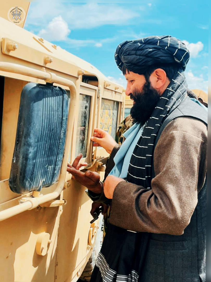 MoDAfghanistan2's tweet photo. په ۲۰۳ منصوري قول اردو کې ۴۱ عرادې بېلابیل وسایط ترمیم شول

د ۲۰۳ منصوري قول اردو اړوند په دوهمه لوا کې د تخنیکي ټیم له لوري ۴۱ عرادې بیلابیل ډول وسایط ترمیم او ګټې اخيستنې ته چمتو شول.

په دغه وسایطو کې... https://t.co/IwpaCQge69