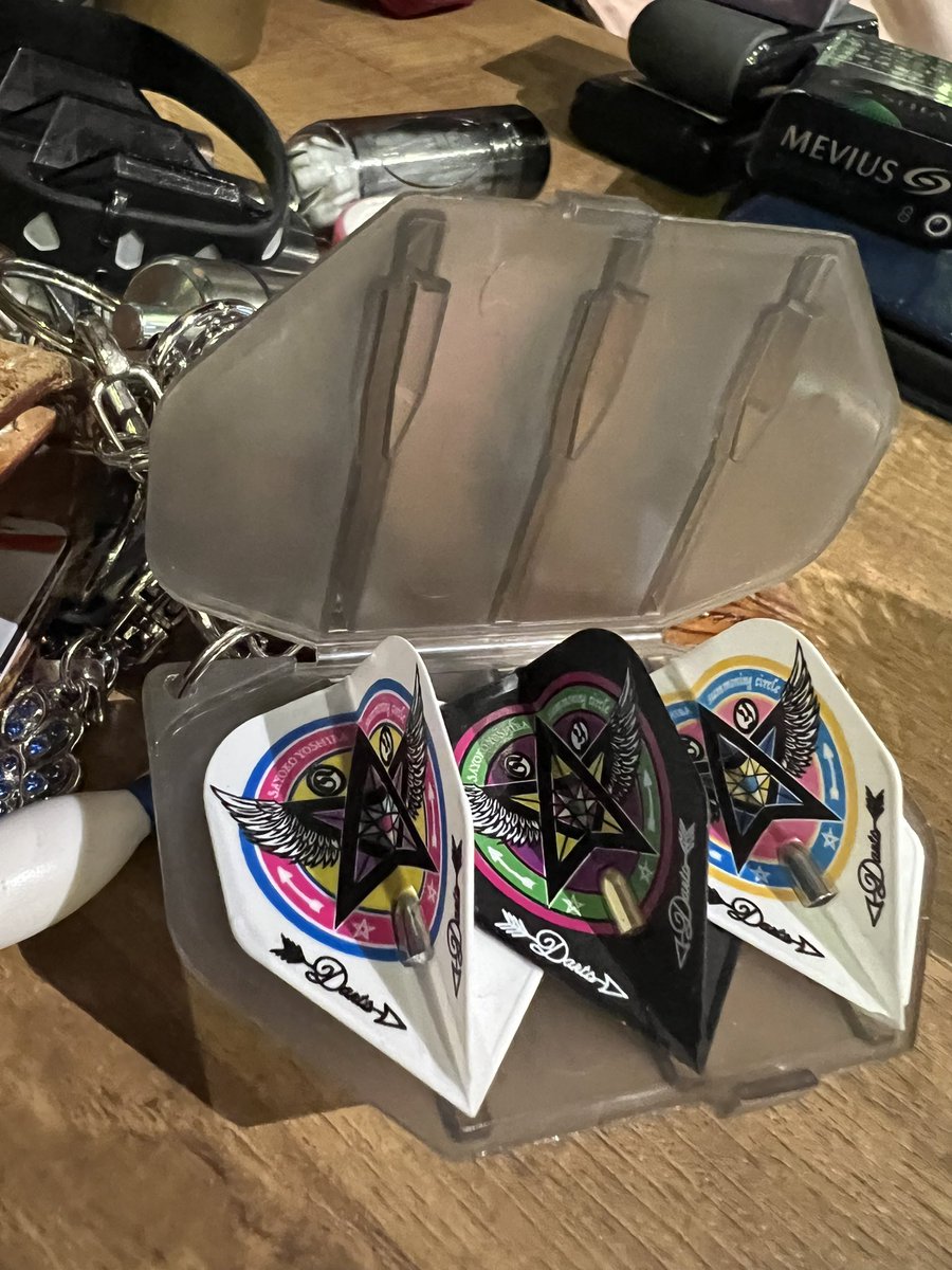 SayokoYoshiba's tweet photo. 3月10日に L-styleから発売された♡⃛
こちらの新商品L-case Clear Black
フライトにリングを付けたまま入れられるし❣️色可愛すぎるし❣️新色だし❣️
これ持ってダーツ投げ行ってきた〜〜〜
やっぱり新しい物って、テンション🤟🏻💞
#Lstyle #Lcase #Lケース https://t.co/WBnDY9cyD3