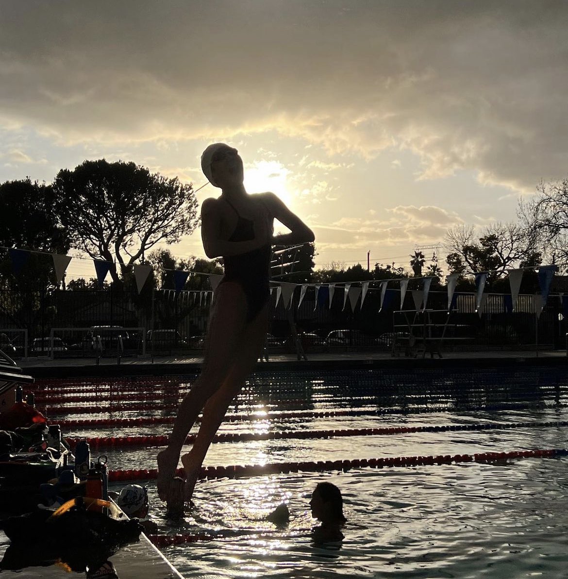 BlastSharks's tweet photo. The sun was shining today at the end of practice ☀️☀️#goblast #blastsocalchampions #swimtogetherwintogether https://t.co/6QaP5cCwQc