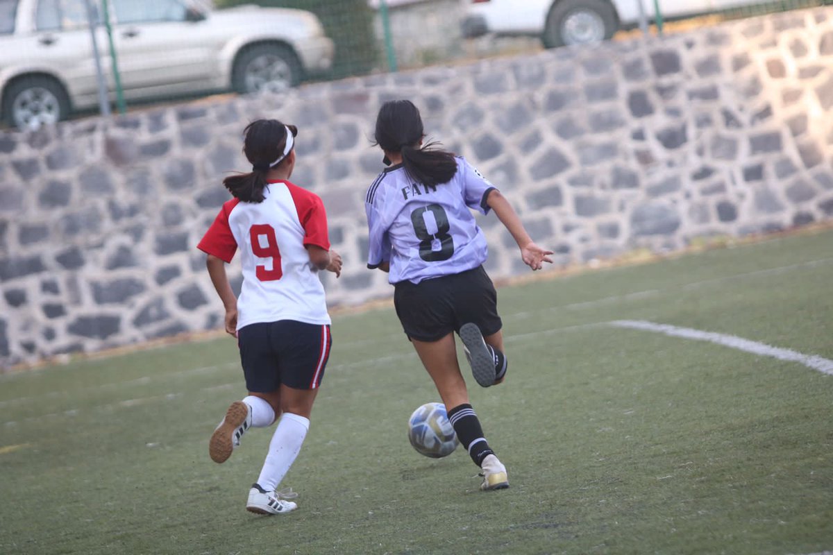 DeportePue's tweet photo. Seguimos con los partidos de #intersecus #interprepas que están emocionantes.
Poco a poco se acerca el final de este Torneo… ¿Estás listo?
#PueblaVaPorBuenRumbo https://t.co/XDITxthQWm