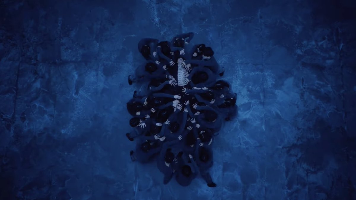 0613frames's tweet photo. I also really love that throughout every #Jimin_FACE release there is an emphasis on these visuals of human bodies intertwining, coming together as one to bring focus to &amp; support Jimin at the center. It also highlights Jimin’s background in contemporary dance to the fullest. <3 https://t.co/gsZfHNIrge