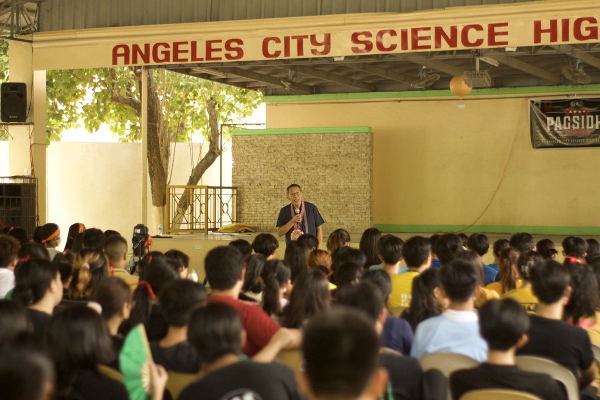 acsci_sslg's tweet photo. “Puwersa ng Kabataan, Power ng Bayan” – Earlier today, Atty. Chel Diokno, the chairman of the Free Legal Assistance Group, a Filipino lawyer, educator, and human rights advocate, delivered an inspiring speech on leadership and https://t.co/DH1qBPYWcX