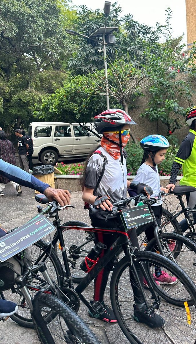 Generation next is all ready! It feels so good to see that our young kids understand the need of the right lifestyle for the better future 🌍.

#pedalfortheplanet

#BiggestHourForEarth 
#EarthHour
#EarthHourIndia
#wwfindia
#MyHourForEarth
#BYCSIndia #cycletocommute