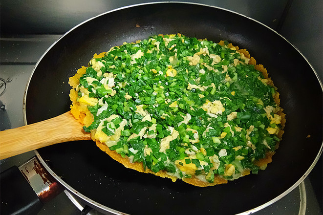 ShLetsMeet's tweet photo. Though you can have Chinese #chives, or #jiucai, all year long, #spring is high time to enjoy the veggie when they are most tender. Locals love to stir-fry them with eggs or #spiralshells that are also in season now.
#ShanghaiTreats😋 https://t.co/w3u0mPCVLW