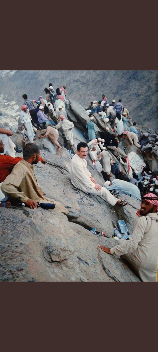 Fotorafda ne görüyorsunuz kayaların arasında yığınla çöp o mübarek beldeye yere gidip oralara nasıl çöp atabiliyor müslümanlar daha yeni giden akrabam öyle çöp varki diyor kamyonlar almaz o mübarek yere hatırsızlık edepsizlik edilirmi