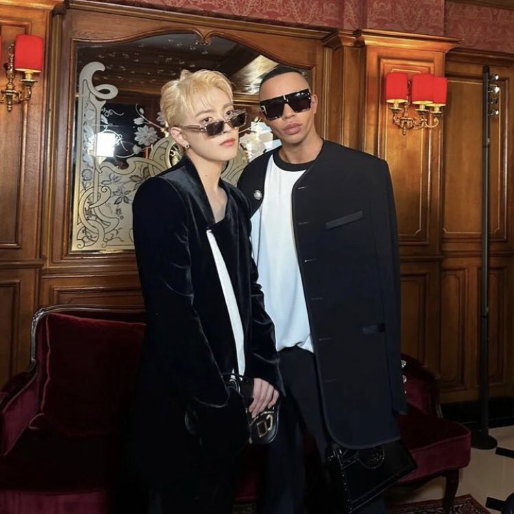seonghwasdiary's tweet photo. HONGJOONGS ONE PERSON AWAY FROM BEYONCE???? https://t.co/qO5N5gaNJt