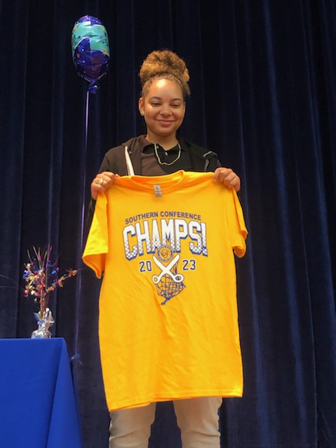 Congratulations to @KeyaraBromley for her signing to @INDIANRIVER_WBB to futher her Academics an Basketball career. We are very Proud of her! Lady Hawks on the move 📑🏀💯🔥