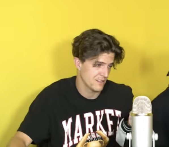 yt_cargo's tweet photo. why is hugh grant literally just graydon from hivemind https://t.co/EjnG0l7WuM