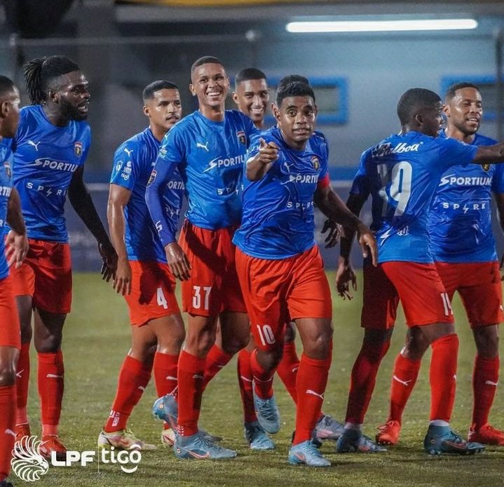 mcuadra05's tweet photo. ⚽️🔝La alegría del pueblo‼️
Dos victorias seguidas para el @cdplazaamador 
✅ Actitud del equipo
✅ Halconcito Buitrago activado
✅ Resilencia del DT
✅ Sector Defensivo respondiendo
✅ Goles (5 en 2 partidos) https://t.co/wIYKWOMDsx