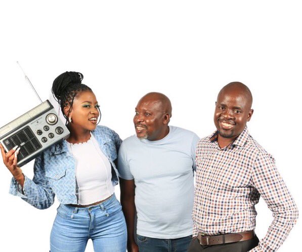 Munghana's tweet photo. Emoyeni |@Nwayitelo_MLFM na @ManingiWaNtamu @MsKulie hi vuhumelerisi bya @nzianeg. Sungula mugqivela hi n’wayitelo na vuxokoxoko #makombandlela https://t.co/ITEWaSTxvi