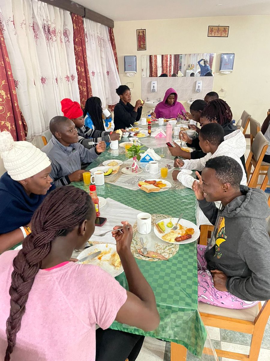 BlackPearlsRFC's tweet photo. It is a cold rainy morning in Nairobi, but despite the gloomy weather, our gems are upbeat and excited about this afternoon's match against Impala Roans. 🤗 

Breakfast done! 6 hours to kick off ... 

#BlackPearlsStrong 🖤❤️
#LONEAfrica https://t.co/s46YCPJEKb