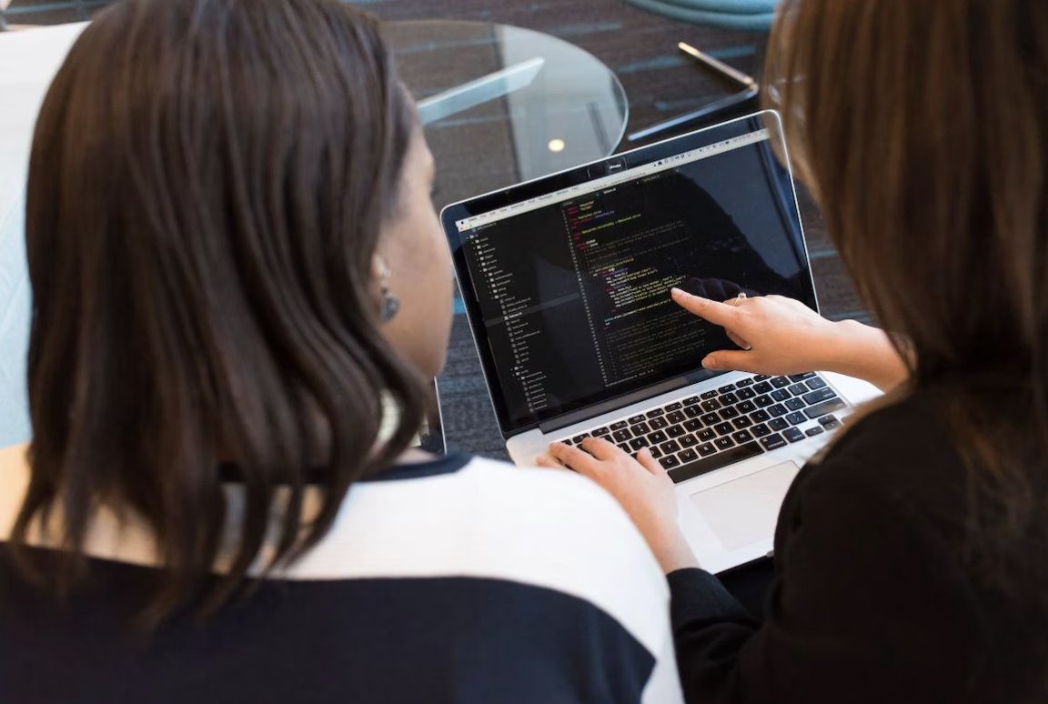 manishcse95's tweet image. &quot;To remain competitive, [Singapore] needs to add 1.2 million digital workers by 2025.&quot;

#OutSystems Mark Weaser writes how organizations can leverage #lowcode to overcome talent shortages, increase operational efficiency and enhance competitiveness. outs.so/114BD0