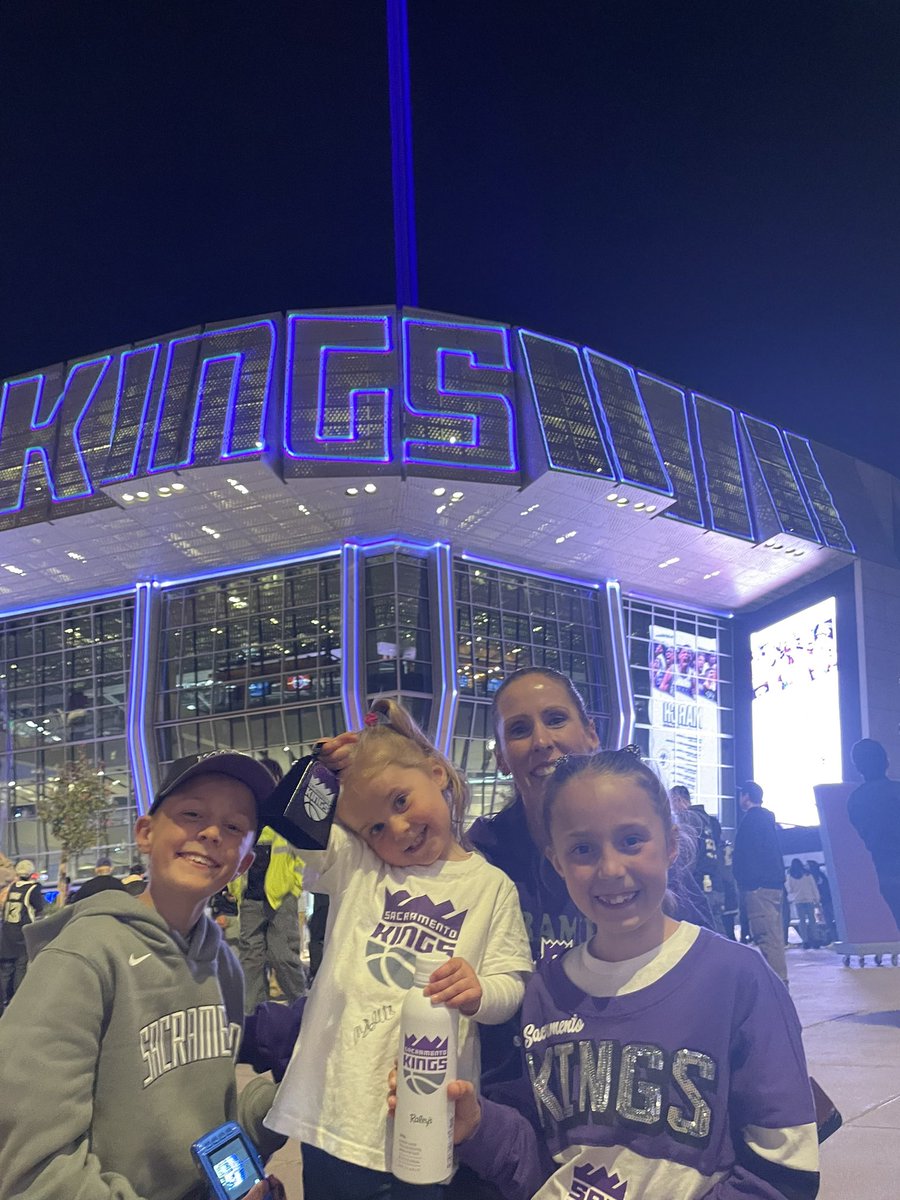 jacegb's tweet photo. @SacramentoKings if you could let them know this it would be greatly appreciated. My kids said this was the best night of their life!! https://t.co/jYULazmfxE