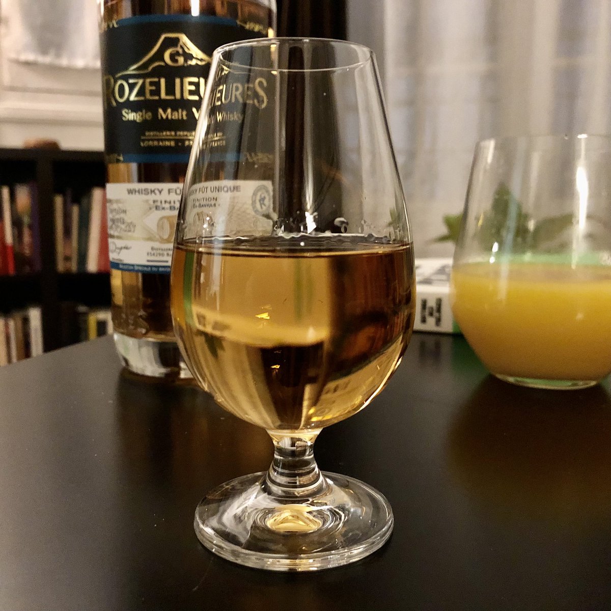 laurentalbaret's tweet photo. [#JavaisSoif] 21 mars 2023 #anniversaire • Single malt whisky Rozelieures 🇫🇷 - Affiné près d’un an en ex fût de Banyuls. Étrangement, mais agréablement fruité #experience @Whiskyrozelieur #merci #pause #Paris12 https://t.co/olhtv7JLOd