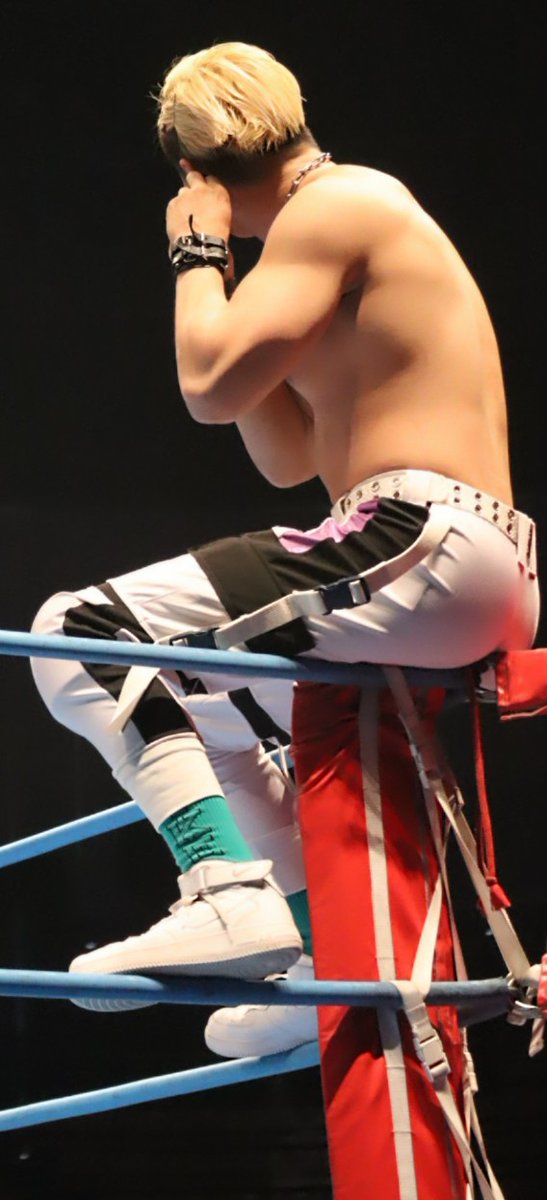 uEHpRMWlfgYtKh3's tweet image. #atpw #ajpwドリームパワーシリーズ2023 #ライジングHAYATO
 #ゼンニチフォト大賞 
2023.3.21大田区総合体育館
ピアス外しタイム
拡張してる！
