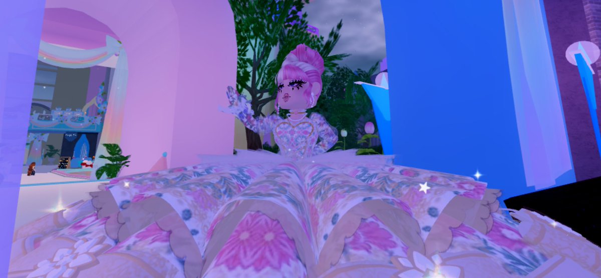 RanjakeA's tweet photo. #royalehigh #roblox https://t.co/6qhACNA0AA