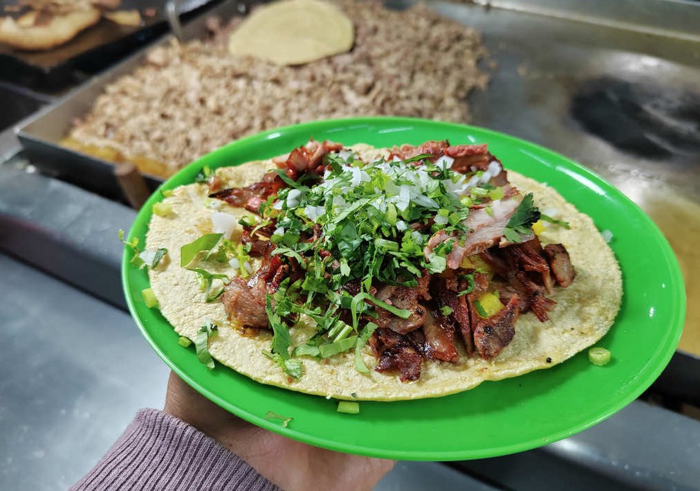 DÓNDE IR on Twitter "¿Antojo de unos buenos taquitos? Lánzate a Tacos