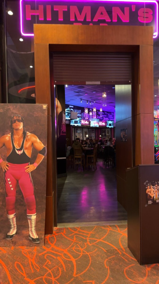 Atyreus's tweet photo. Hitmans bar is SO dope. Definitely now my favourite bar in the city. So much beautiful wrestling memories there. #BestThereIs #BestThereWas #BestThereEverWillBe #BrettHart @BretHart https://t.co/tWsvTV1PoJ