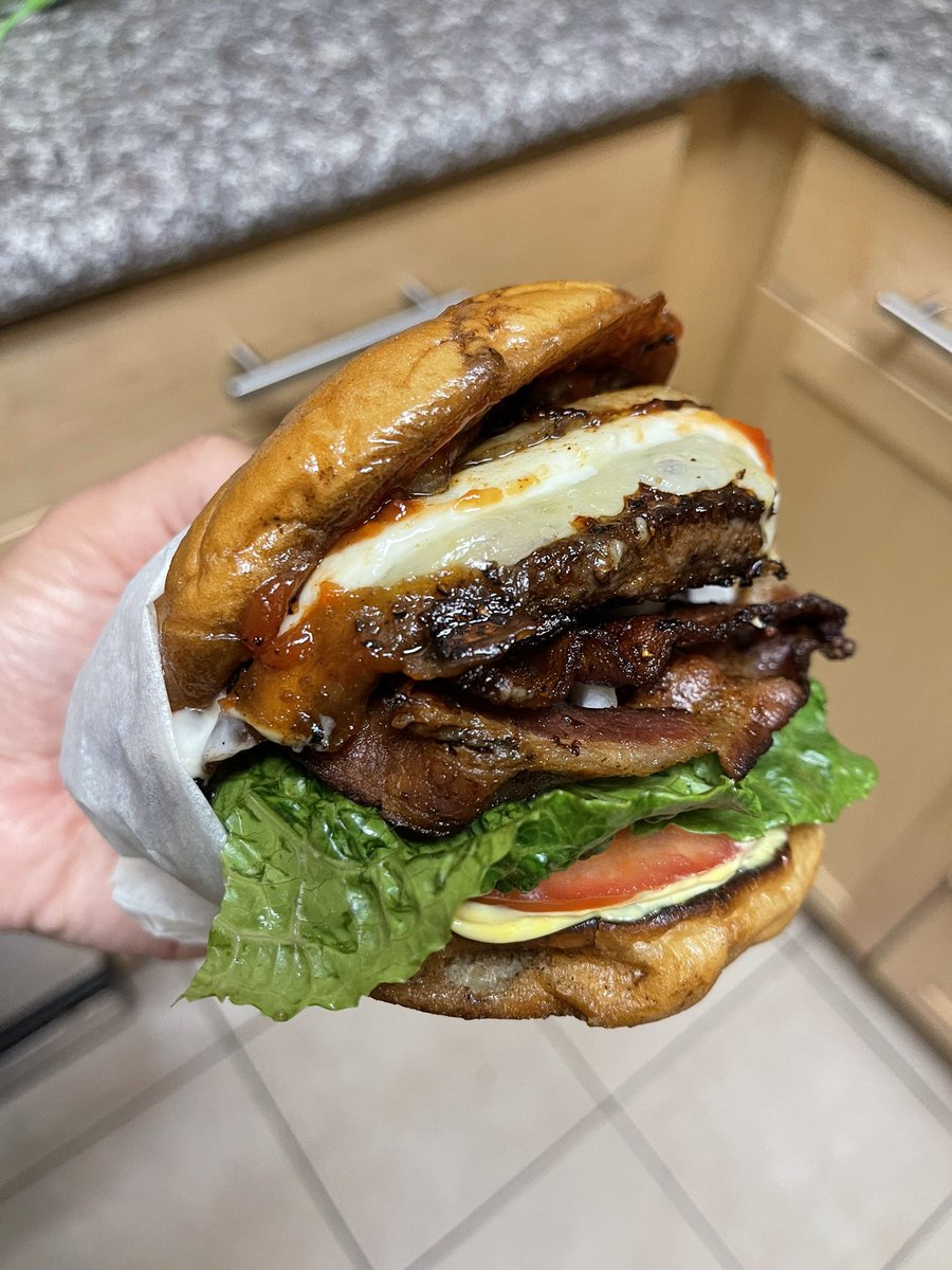 ChefSafs's tweet photo. I made another wagyu burger with Gouda, white American, bacon, bbq, mustard, grilled onions, lettuce and tomato  on a toasted brioche bun https://t.co/G4jxKmxZeb