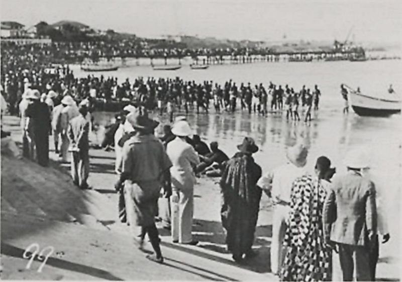 OwulaJB's tweet photo. Coronation Day Regatta in Accra, Ghana. On Friday, 14 May 1937.

It was part of the celebrations for the coronation of George VI. as King of the United Kingdom of Great Britain and Northern Ireland https://t.co/olv1yYBD0i