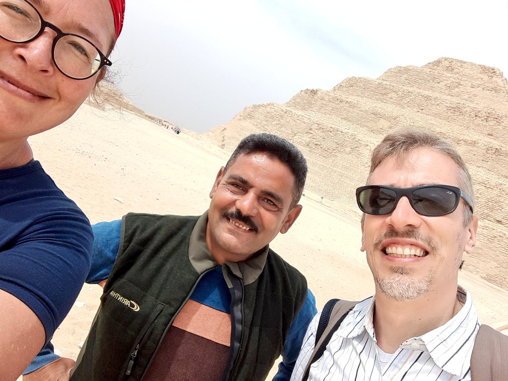 LaraWeissRPM's tweet photo. Did I mention that we also went on a little sightseeing tour with our friend chief inspector Mohammed Hendawy before we left? @RM_Oudheden @MuseoEgizio #Saqqaradiaries #SaqqaraTombs #Saqqara #Egyptology #Djoser #Zoser #pyramids #zon #wochenendegenießen #sightseeing #pyramidview https://t.co/i3z8mOKTPp