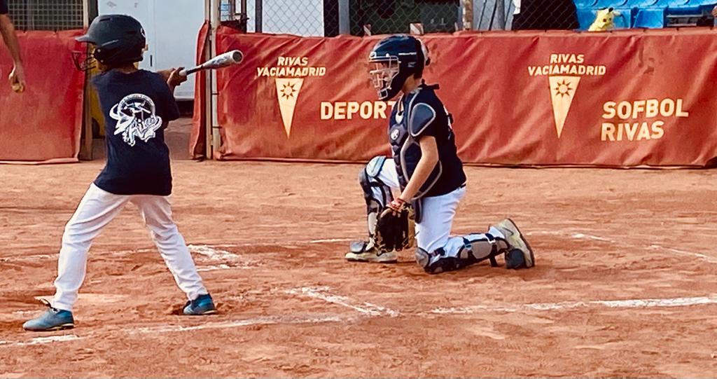 Hoy comienza la liga Infantil Territorial de béisbol ( sub-13) Nuestros chavales se enfrentan a las 4 PM  a la  Escuela Municipal de Béisbol de Madrid (EMBM) en nuestro campo de Rivas. Suerte! <a href="/RFEBS/">RFE Béisbol y Sófbol</a> <a href="/FMBeibolSofbol/">FMBS</a> <a href="/AytoRivas/">Ayuntamiento de Rivas Vaciamadrid</a> <a href="/GoyaEuropa/">GOYA Europa</a>