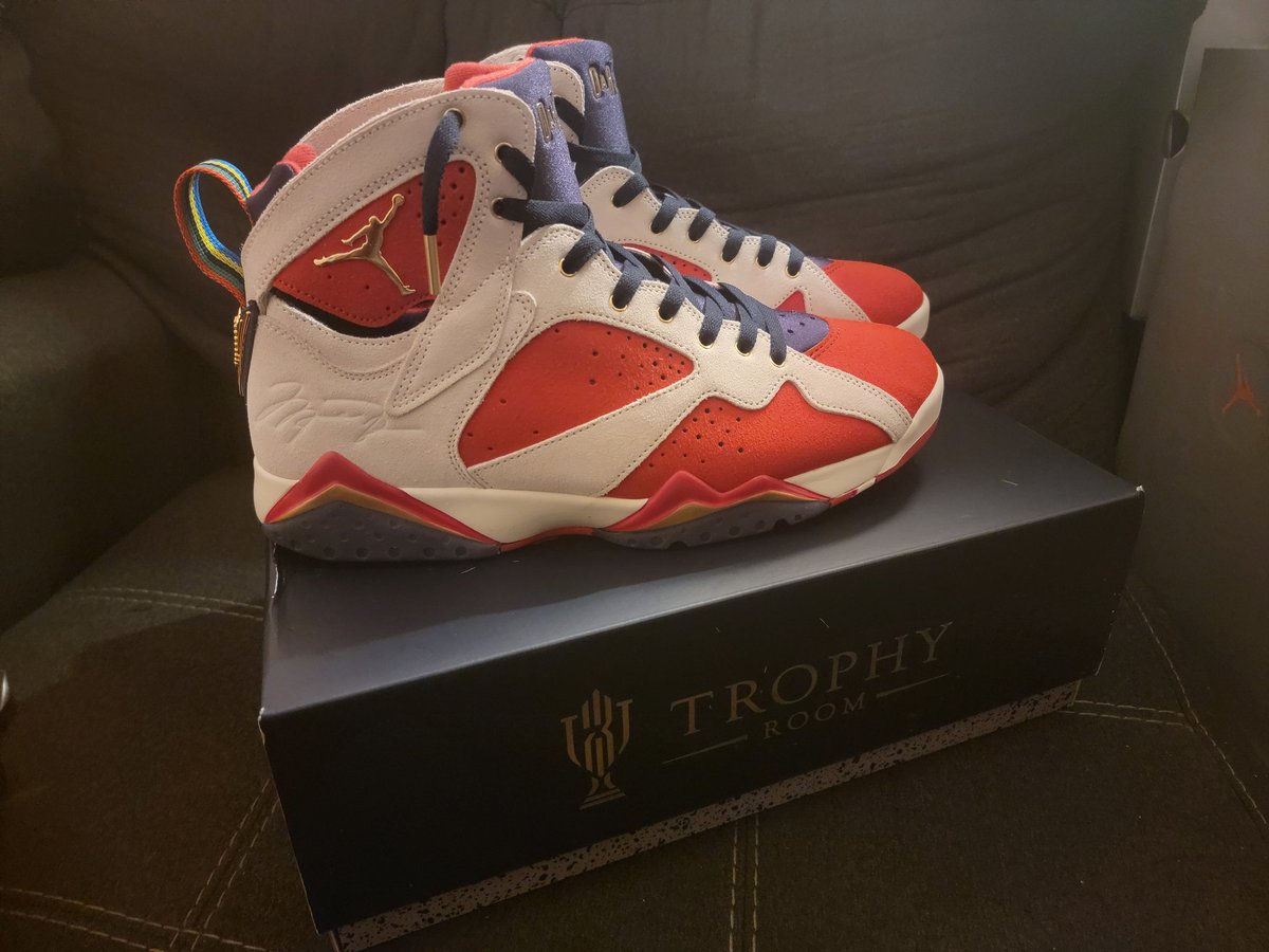 Nice pick up yesterday. A pair of the Trophy Room 7's. These are butter in hand. #Sneakers #sneakerhead #jordans #trophyroom #Butter #newsheriffintown #jumpman #nike