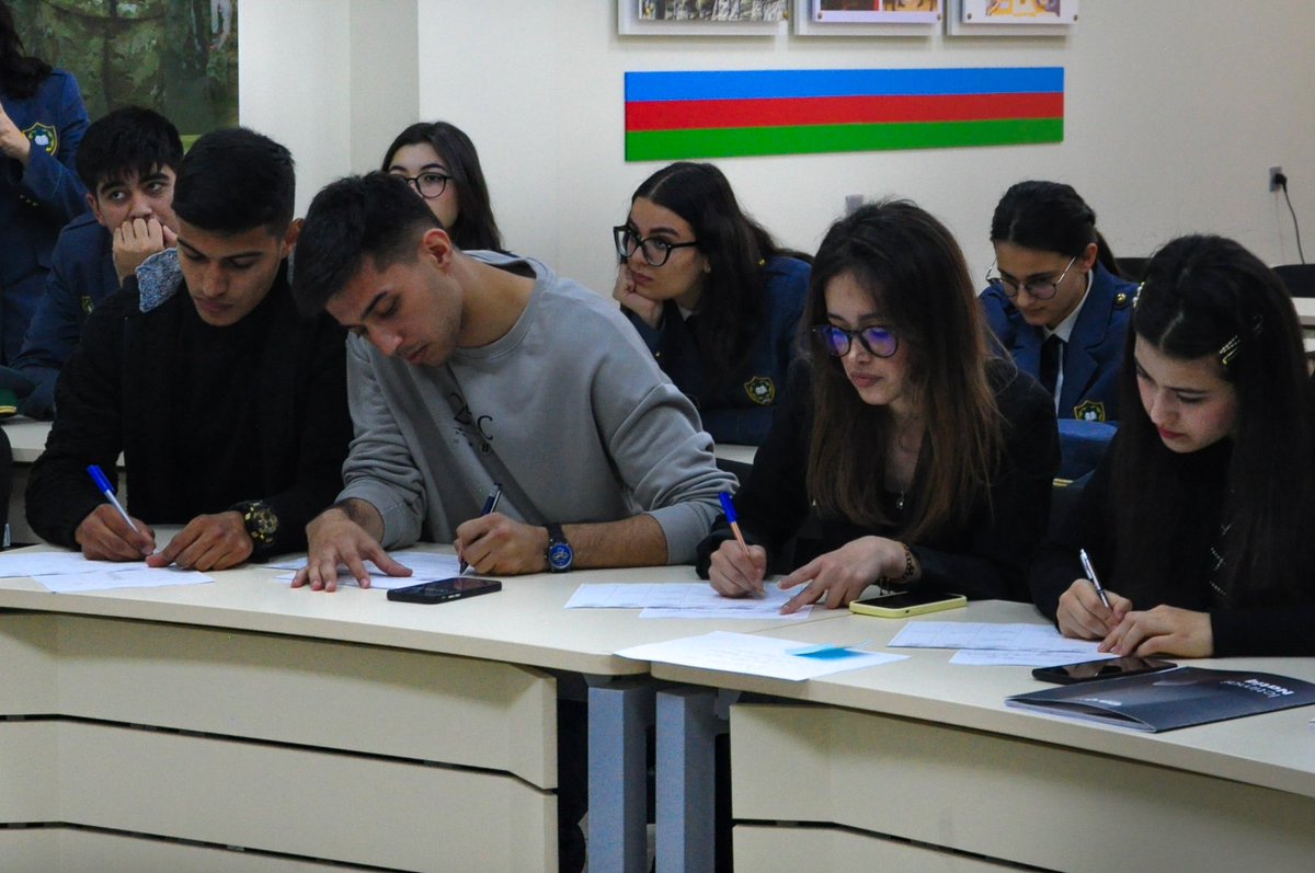 dvcpu's tweet photo. #DGKA-da Ümummilli lider Heydər Əliyevin 100 illiyinə həsr olunan #debat turniri təşkil olunub. IV daxili turnirinin final mərhələsində "Yol Patrul Xidməti" və "Duces İuris" komandaları #debat aparıblar.
Qalib isə, “Yol Patrul Xidməti" komandası olub.
#DVC #Azdebate #DebatKlub https://t.co/22HJv65bpZ