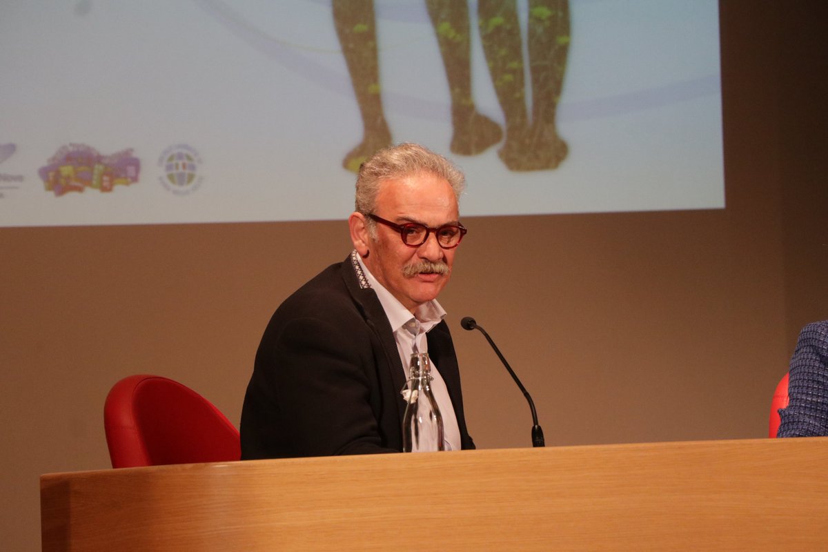 Facoltà di Scienze dell'Educazione Auxilium (@pfse_auxilium) on Twitter photo A #custodidelgiardino, <a href="/MilvoF/">milvo ferrara</a>, changemaker, dice che nel 2050 ci serviranno tre pianeti per far fronte ai nostri bisogni energetici. Le rinnovabili sono un bene diffuso, economia che costruisce reciprocità e comunità, condivide i doni, li restiuisce a chi ne ha bisogno. A #custodidelgiardino, <a href="/MilvoF/">milvo ferrara</a>, changemaker, dice che nel 2050 ci serviranno tre pianeti per far fronte ai nostri bisogni energetici. Le rinnovabili sono un bene diffuso, economia che costruisce reciprocità e comunità, condivide i doni, li restiuisce a chi ne ha bisogno.