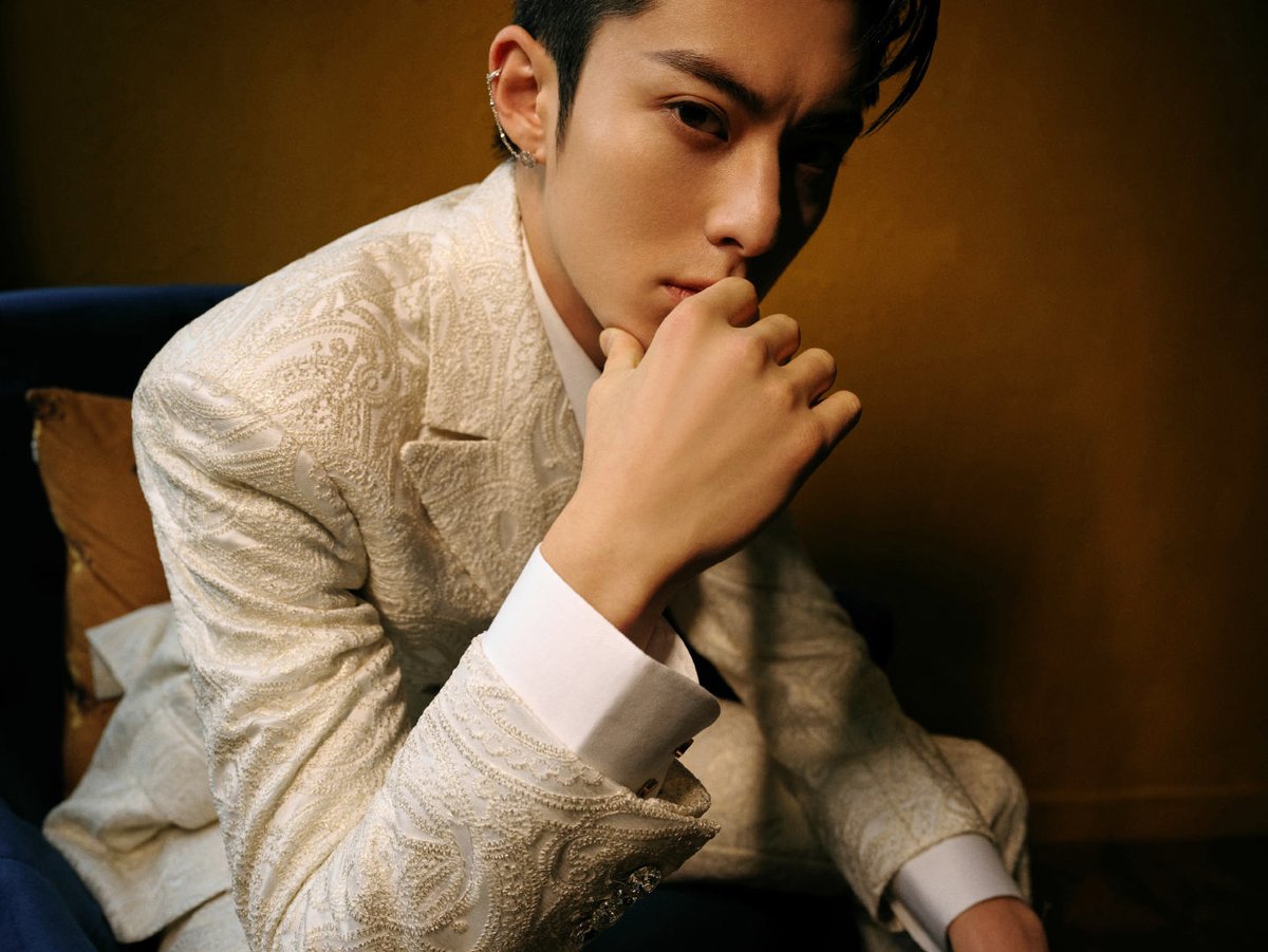 NipawanTim's tweet photo. Dylan studio updates for Weibo Night❶

Caption:
La Rosa dell'Universo #หวังเฮ่อตี้ #DylanWang2022WeiboNight https://t.co/bF7SmvOHIa