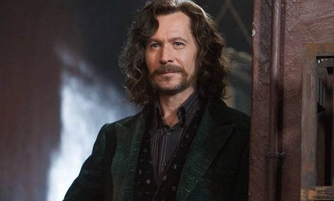 Hogwartssite's tweet photo. "El mundo no se divide en buenos y malos. Todos tenemos luz y oscuridad en nuestro interior. Lo importante es qué parte elegimos potenciar". 

Sirius Black https://t.co/OV7VeJilMH