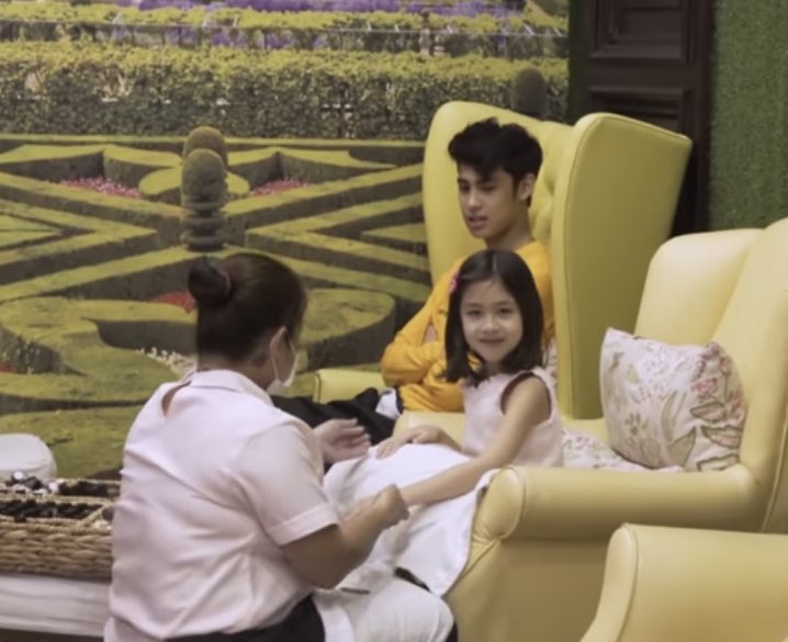 onlyfordonbelle's tweet photo. He’ll do anything for his girls 🥹

#DonBelle https://t.co/y1seODJlKq