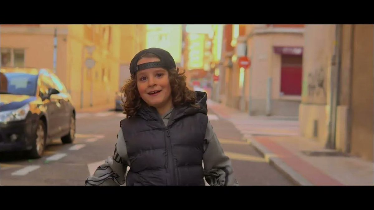 Rodado en el #BarrioGarrido de #Salamanca , el nuevo videoclip de <a href="/_elSuso/">El Suso OFICIAL</a> ya está dando que bailar en #Youtube. ¡Denle amor a este himno de barrio, familia! dhttps://buff.ly/3lHpUwq <a href="/s24horas/">Salamanca24horas.com</a> <a href="/SArtvALDIA/">SALAMANCArtv AL DÍA</a> <a href="/LaGacetadeSala1/">La Gaceta de Salamanca</a> <a href="/LaCronica_SA/">La Crónica de Salamanca</a>